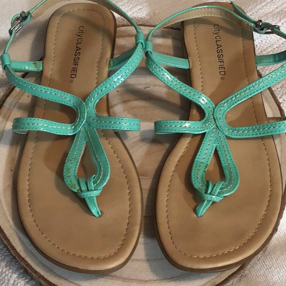 city classified size 8 sandals, worn a few times no callouts